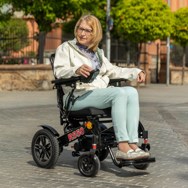 Silla de ruedas eléctrica plegable R550 (Respaldo reclinable)