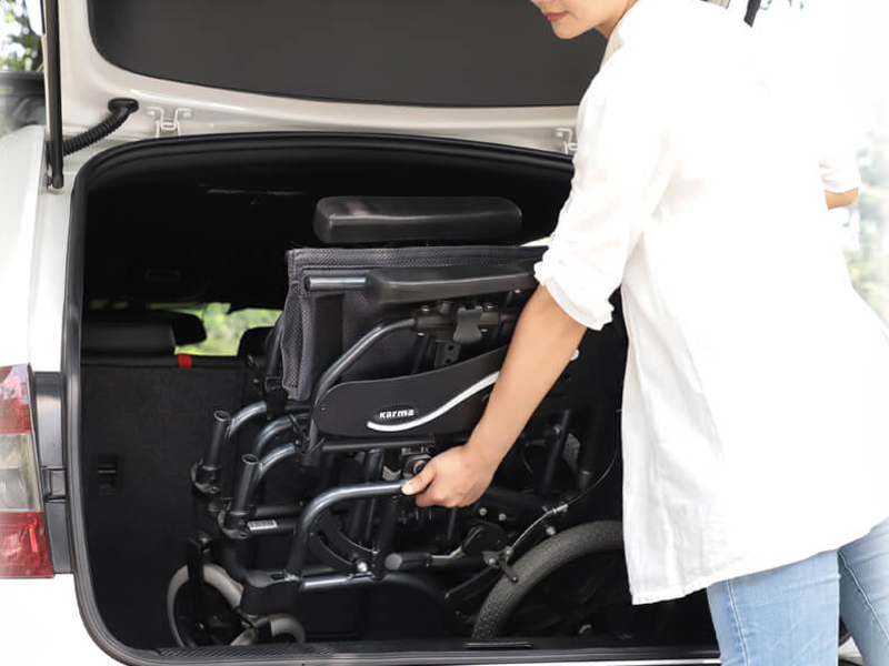 Silla de ruedas basculante plegable de aluminio VIP