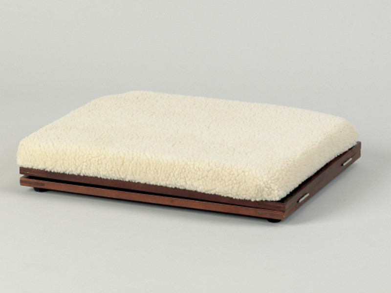 Reposapiernas plegable