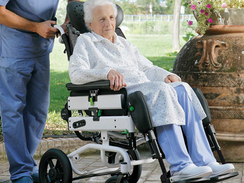 Silla basculante JUDITTA.